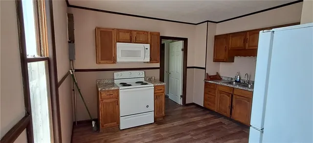 $850 | 3004-3006 North 10th Street, Unit 3004, St. Joseph, MO 64505
