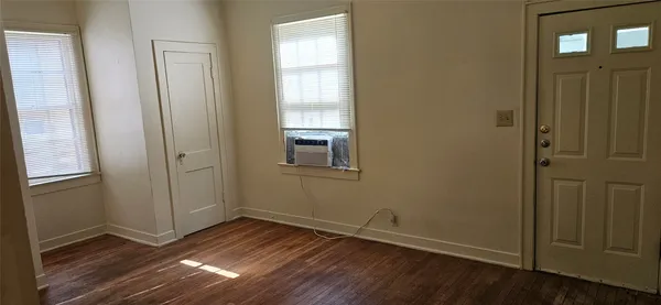 $1,500 | 704 West 22nd Street, Unit B, Austin, TX 78705