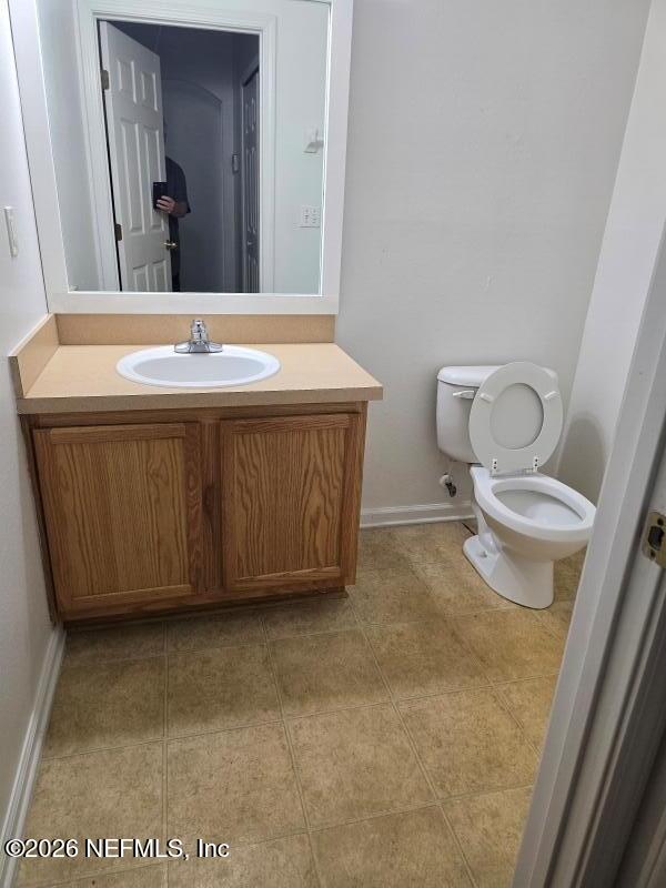 5260 Collins Road, Unit 1401 Jacksonville, FL 32244 - Photo 14 of 17 Downstairs Half Bath
