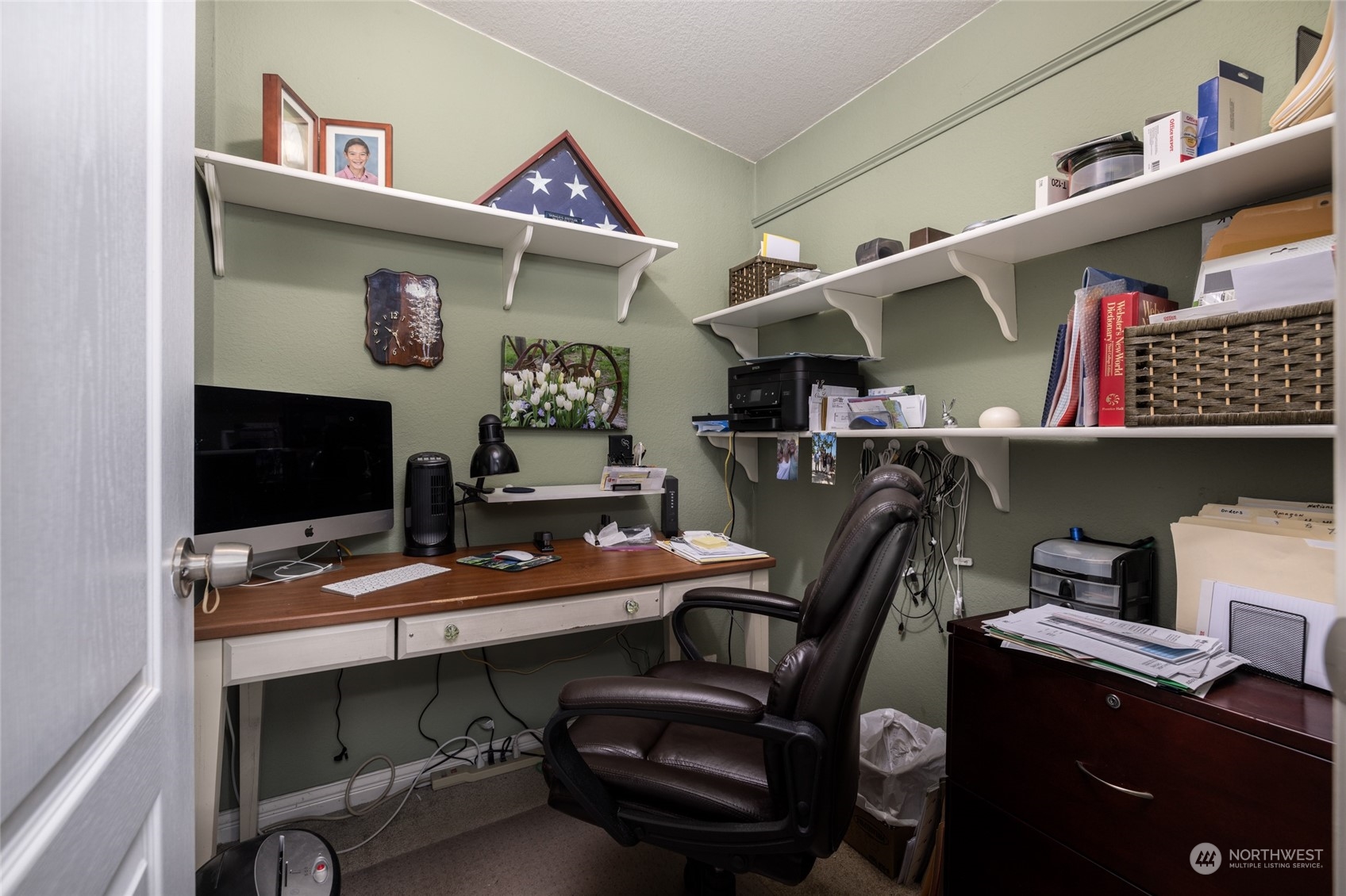 107 South Pass Road, Unit 3 Nooksack, WA 98276 - Photo 21 of 38 a work room with furniture and screen