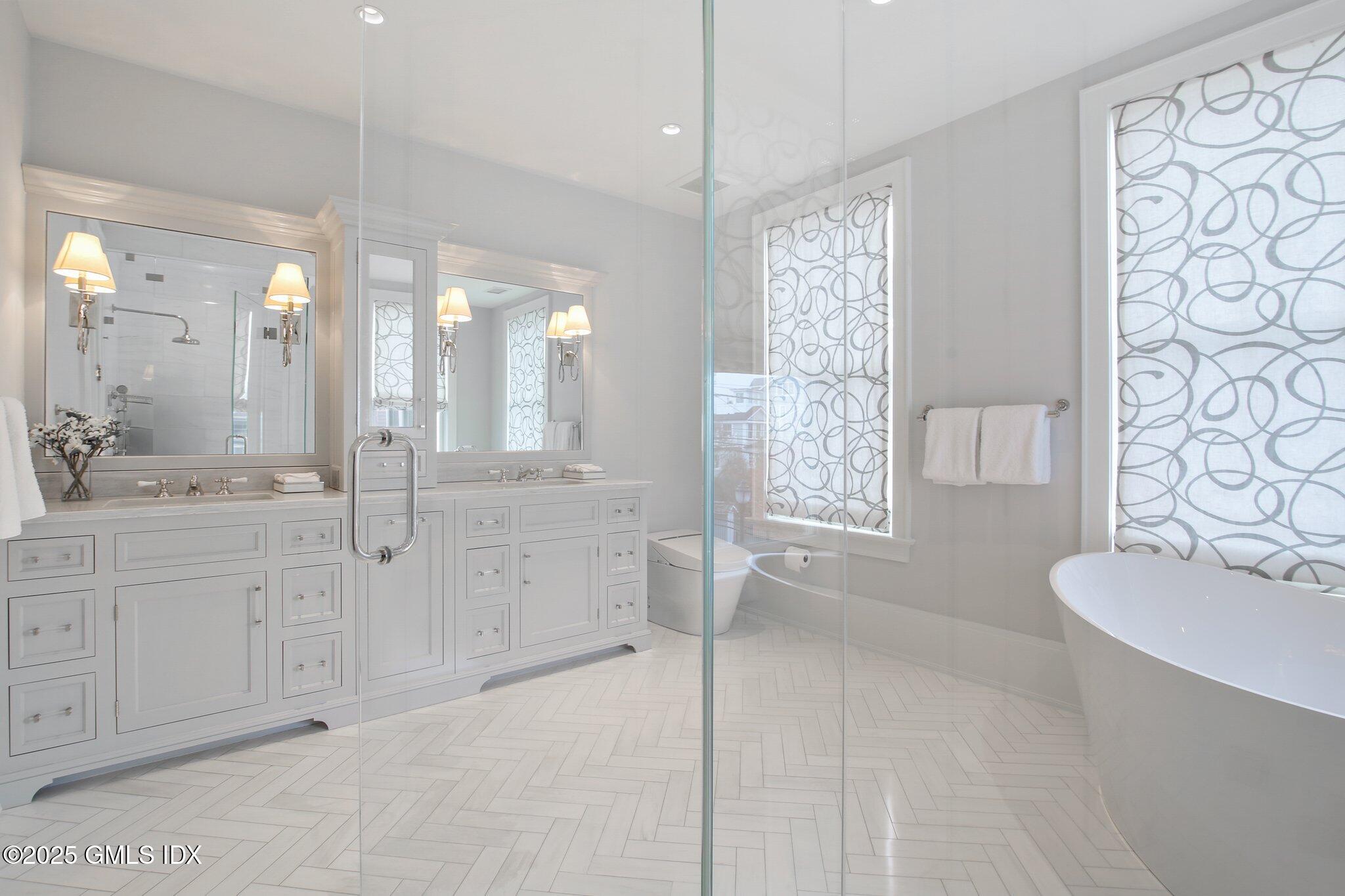 2 Oneida Drive, Unit B2 Greenwich, CT 06830 - Photo 13 of 29 Primary Bath