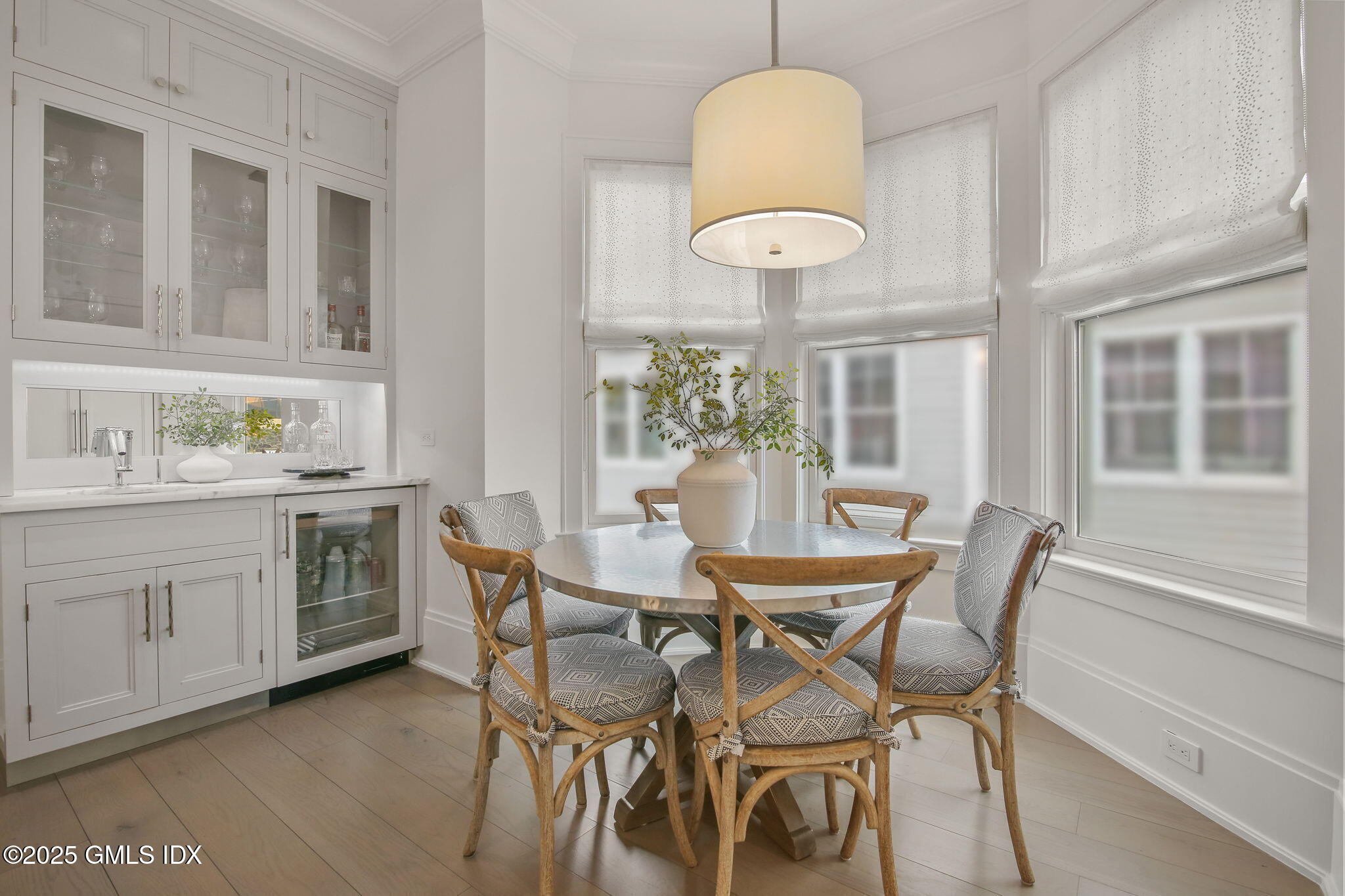 2 Oneida Drive, Unit B2 Greenwich, CT 06830 - Photo 8 of 29 Breakfast Area
