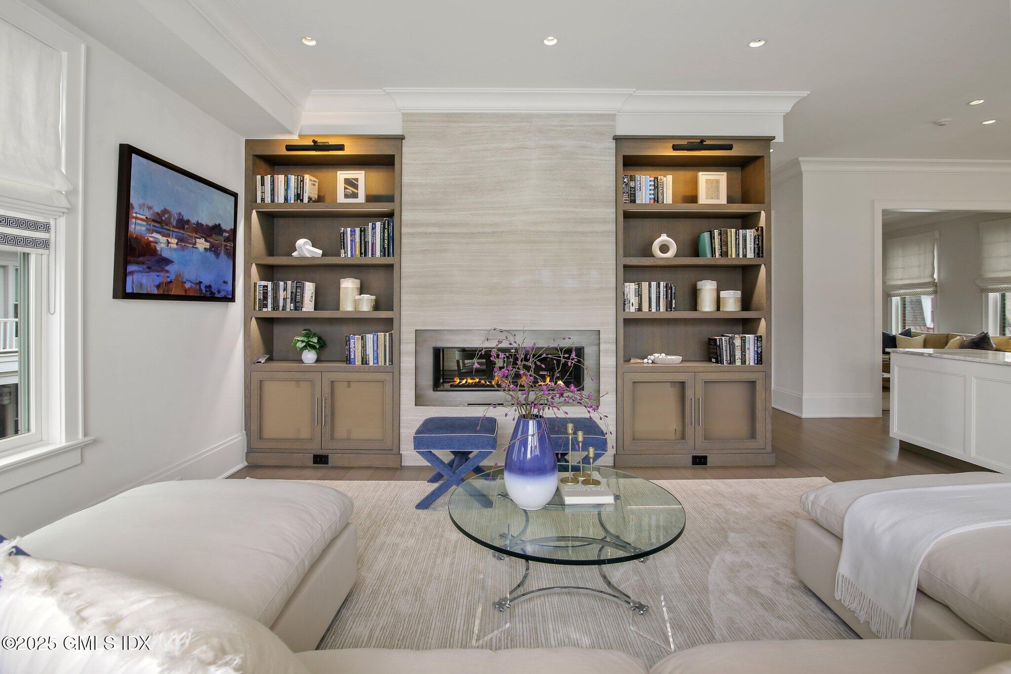 2 Oneida Drive, Unit B2 Greenwich, CT 06830 - Photo 10 of 29 Family Room