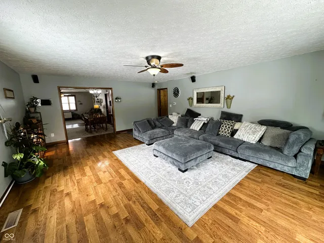 $315,000 | 541 North US Highway 231, Greencastle, IN 46135