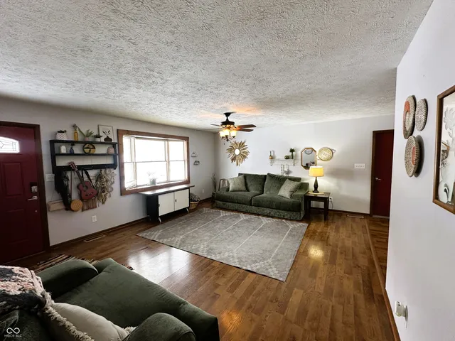 $315,000 | 541 North US Highway 231, Greencastle, IN 46135