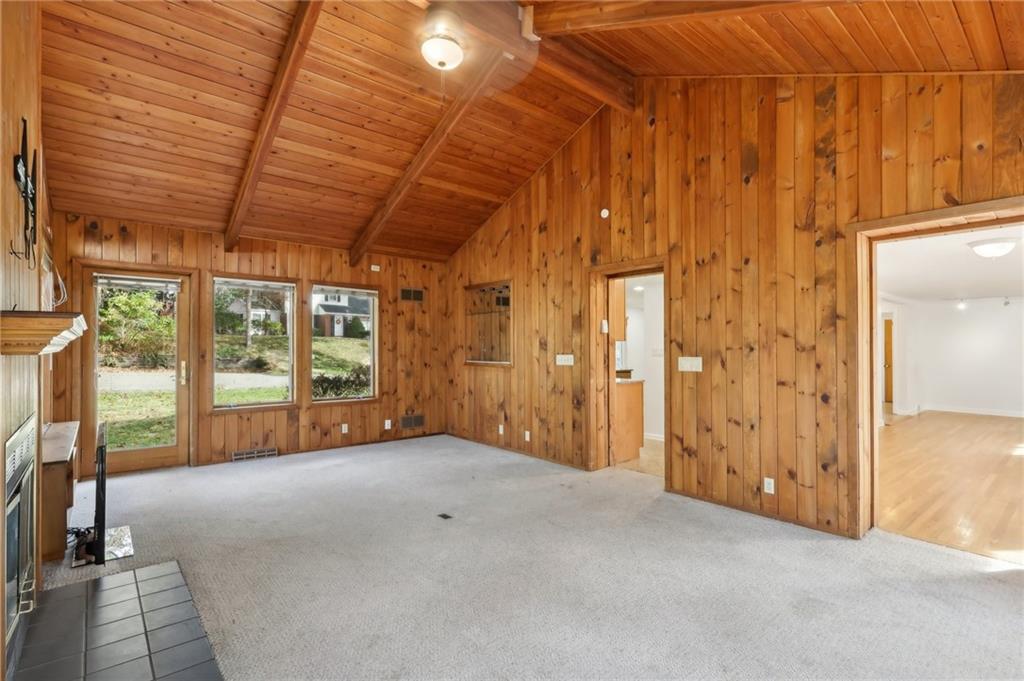 243 Rockingham Road Pittsburgh, PA 15238 - Photo 4 of 45 Gallery Image 4