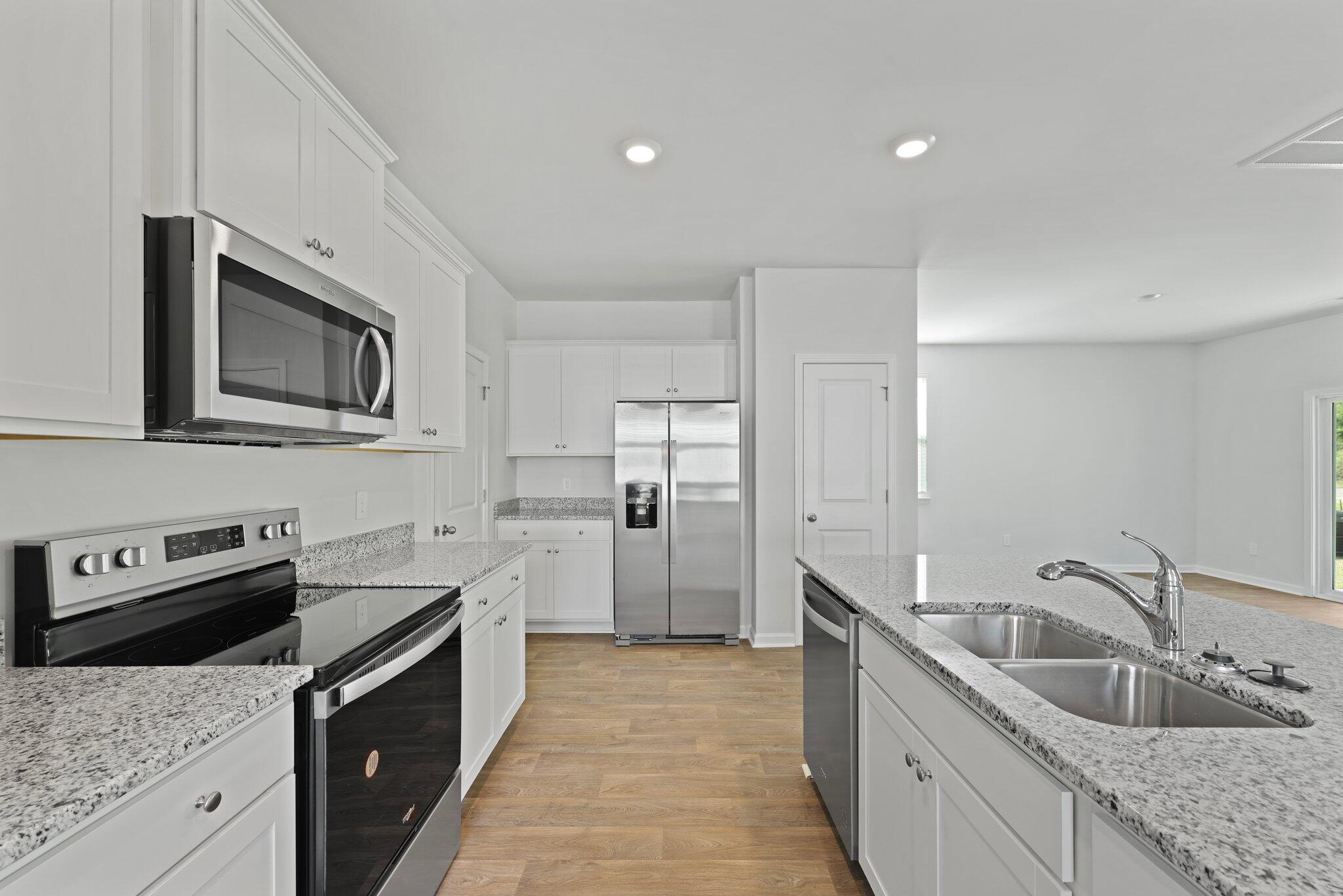 3996 Aberfeldy Lane Ravenel, SC 29470 - Photo 17 of 33 19-web-or-mls-550A0602