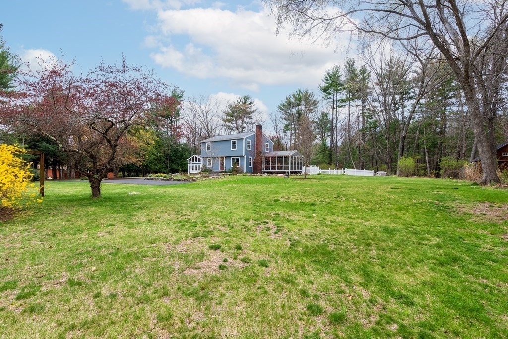 35 R Robbins Street Acton, MA 01720 - Photo 6 of 36 Gallery Image 6