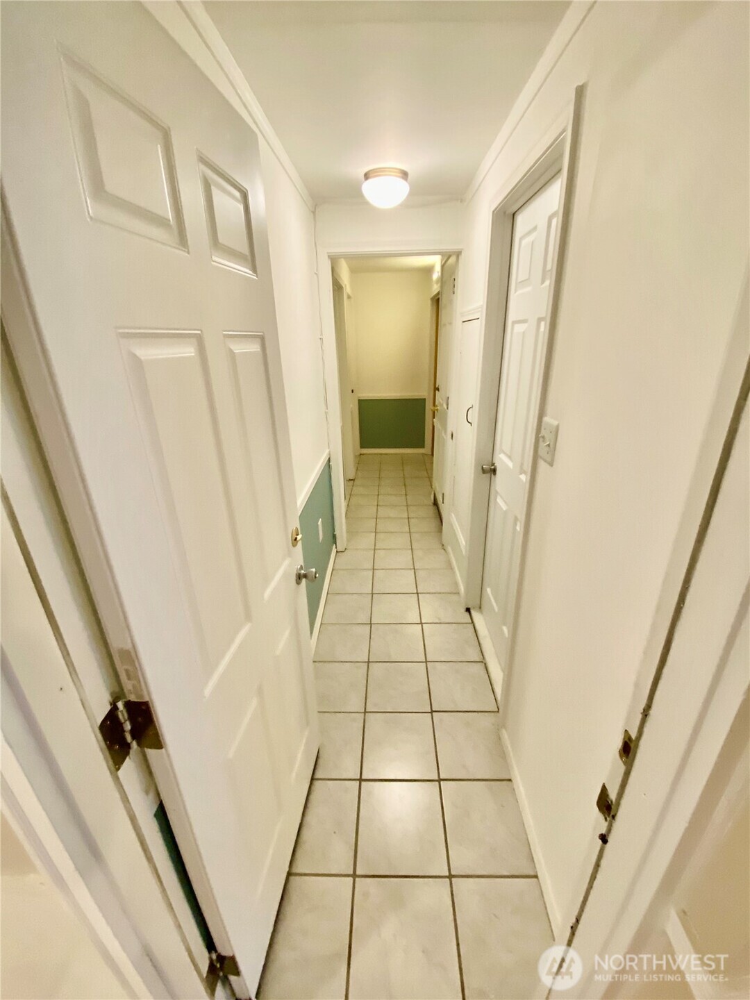 313 Northeast 185th Street Shoreline, WA 98155 - Photo 9 of 24 a view of an entryway