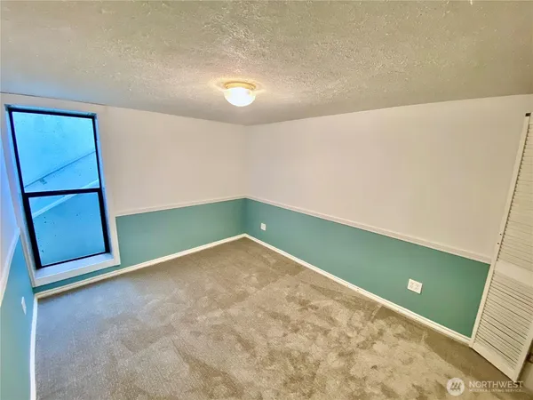 an empty room with a empty space