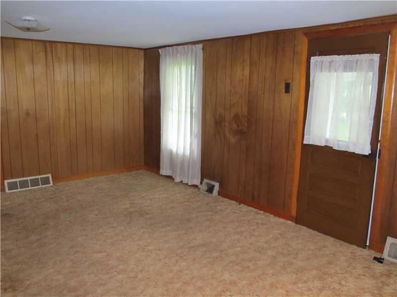 488 East Slippery Rock Road Chicora, PA 16025 - Photo 8 of 14 Living Room.