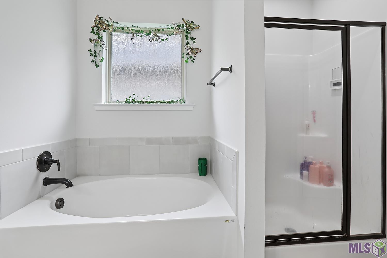 711 Sehdeva Memorial Drive Baton Rouge, LA 70820 - Photo 12 of 22 Primary En-Suite
