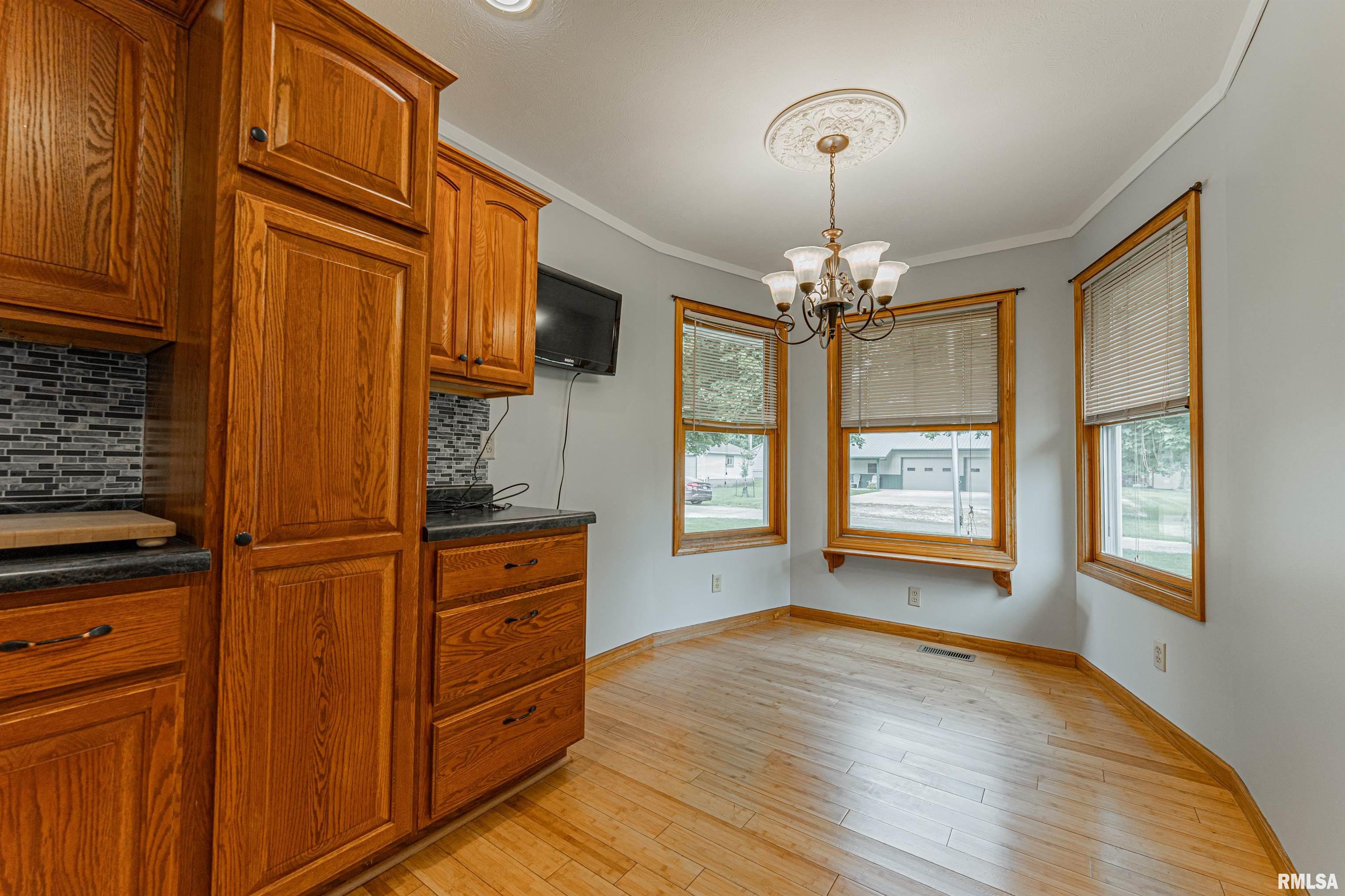 604 South Mary Street Atlanta, IL 61723 - Photo 13 of 38