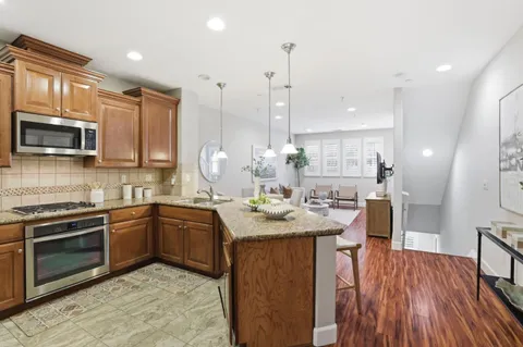 $1,349,888 | 1701 Shore Place, Unit 5, Santa Clara, CA 95054