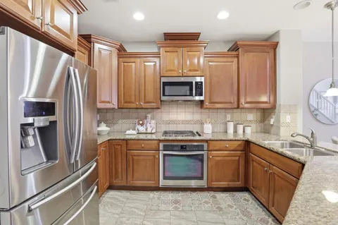 $1,399,000 | 1701 Shore Place, Unit 5, Santa Clara, CA 95054