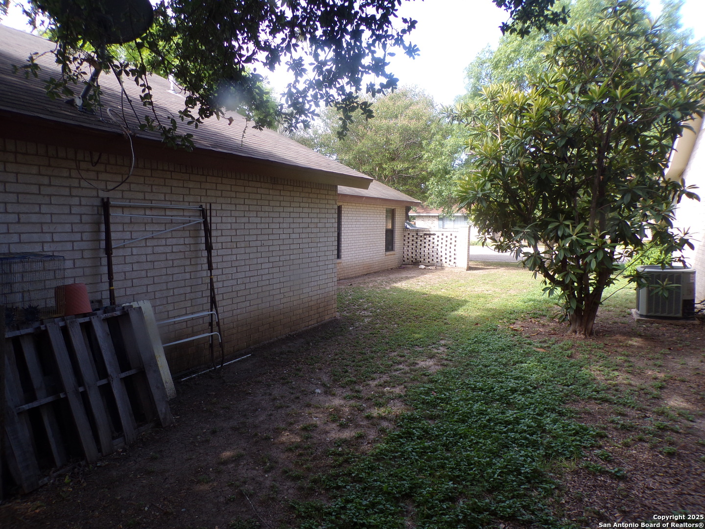 10 Kings Court Uvalde, TX 78801 - Photo 16 of 17