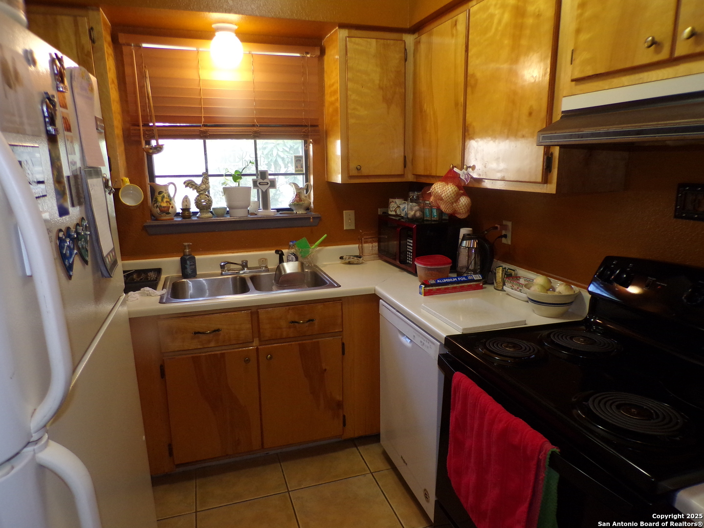 10 Kings Court Uvalde, TX 78801 - Photo 5 of 17