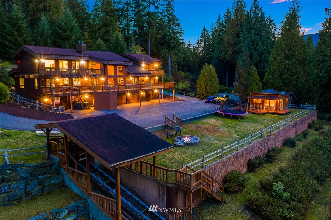 941 Iowa Heights Road Sedro-Woolley, WA 98284 - Photo 1 of 40 Gallery Image 1