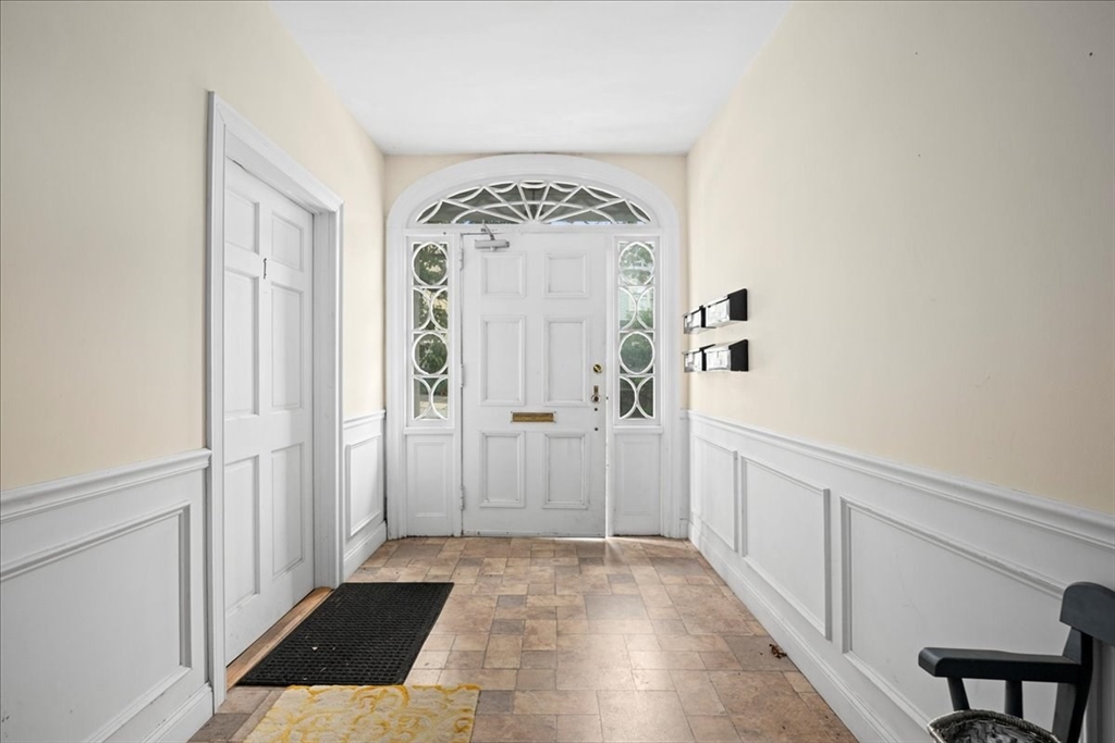 36 Cedar Street, Unit 2A Worcester, MA 01609 - Photo 16 of 25 a view of a hallway