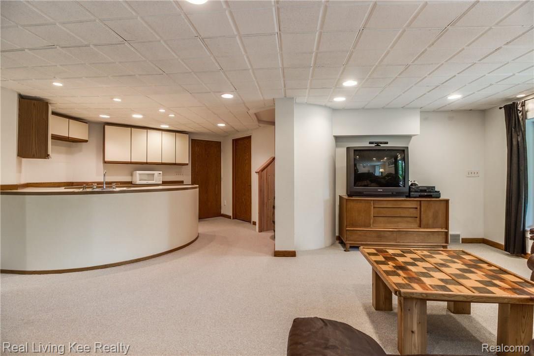 5730 Lost Lane Rochester, MI 48306 - Photo 60 of 64 60.jpg