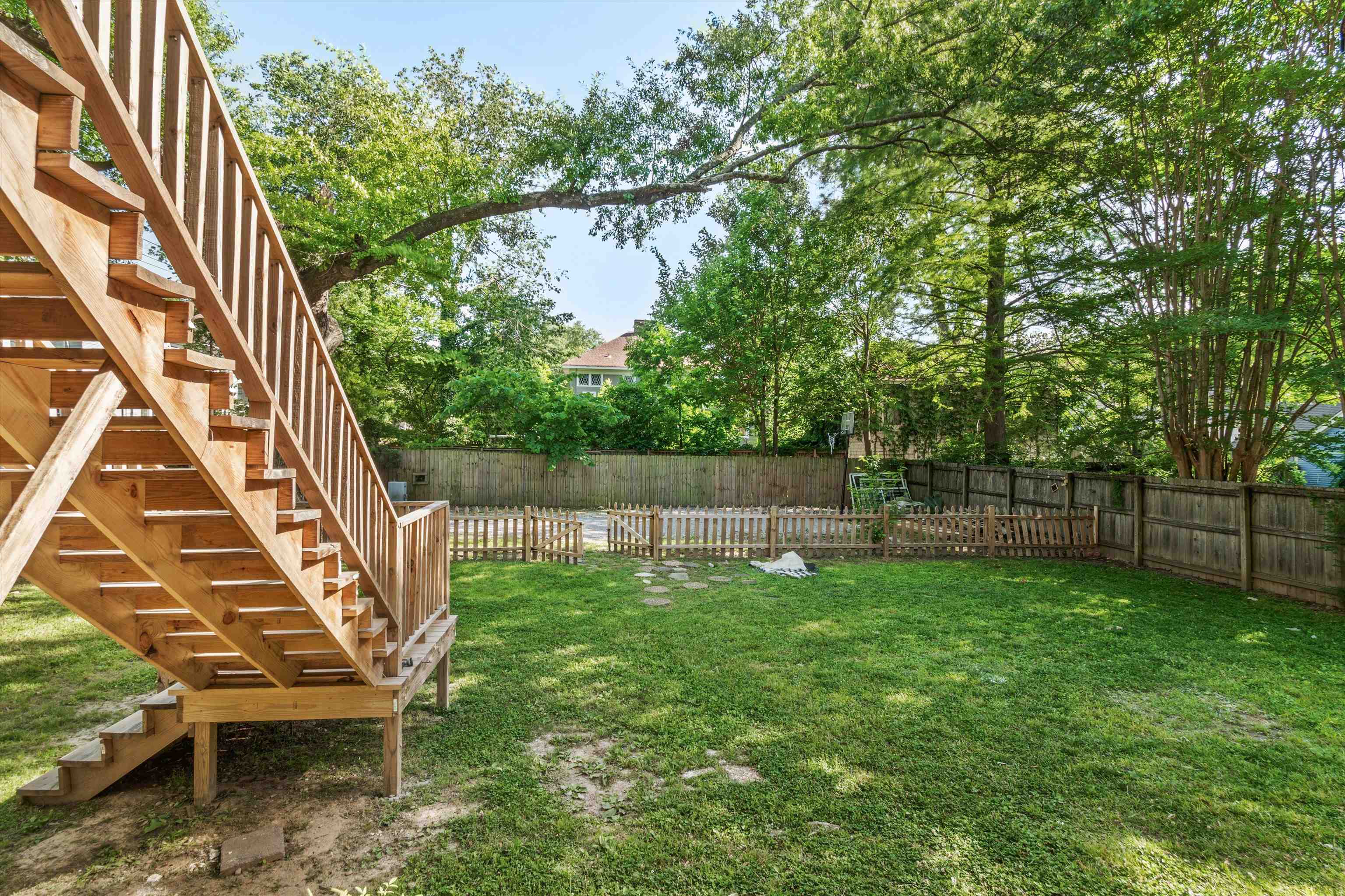 1983 Harbert Avenue Memphis, TN 38104 - Photo 34 of 40 a view of yard with green space