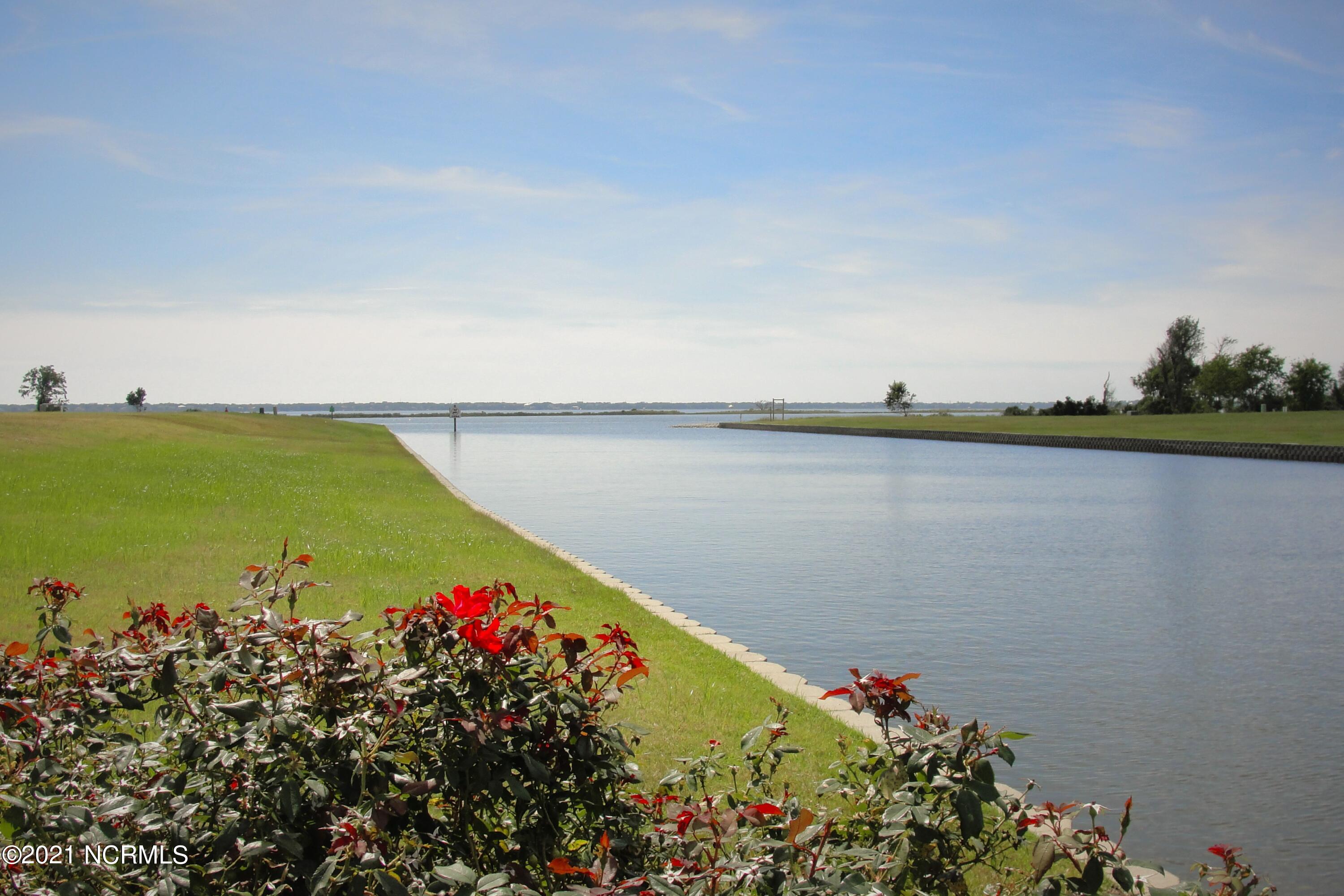 312 Cannonsgate Drive Newport, NC 28570 - Photo 13 of 15 Canal to ICW