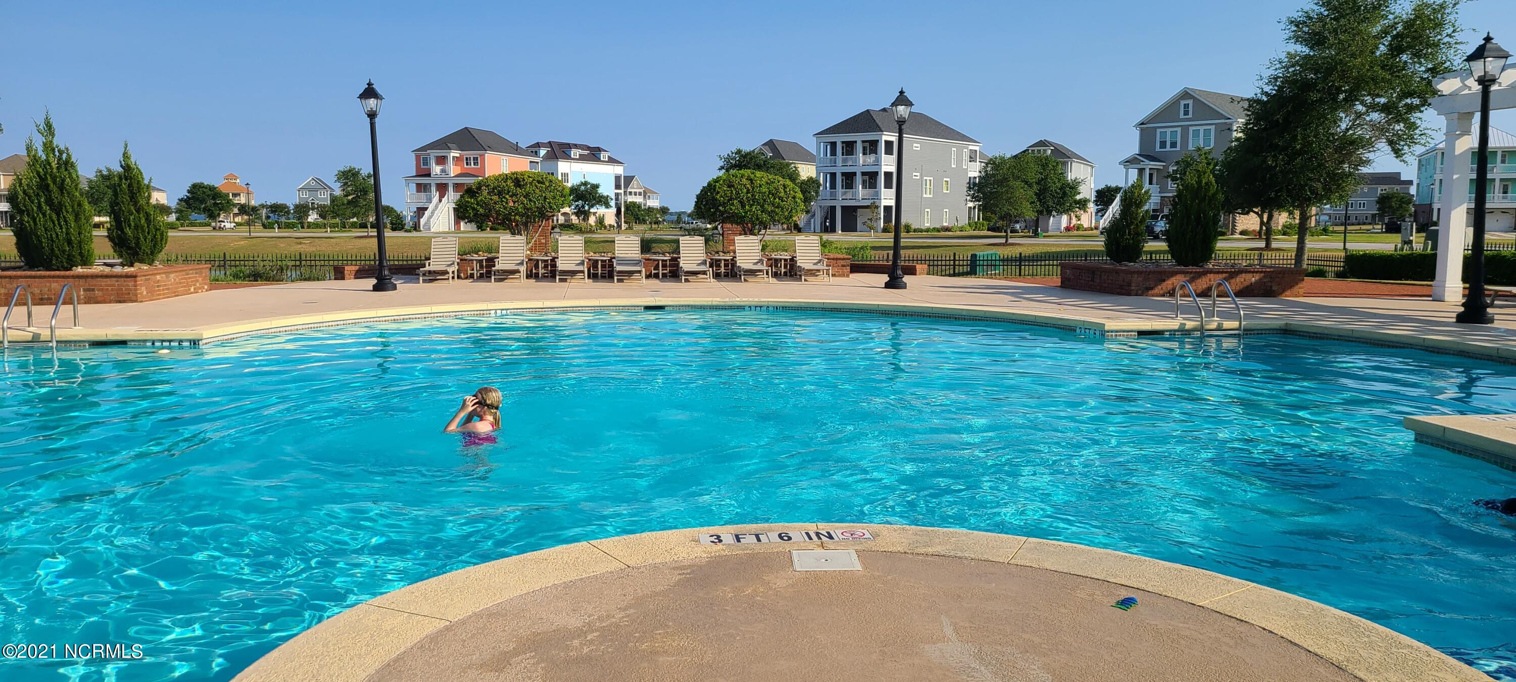 312 Cannonsgate Drive Newport, NC 28570 - Photo 9 of 15 Swimming