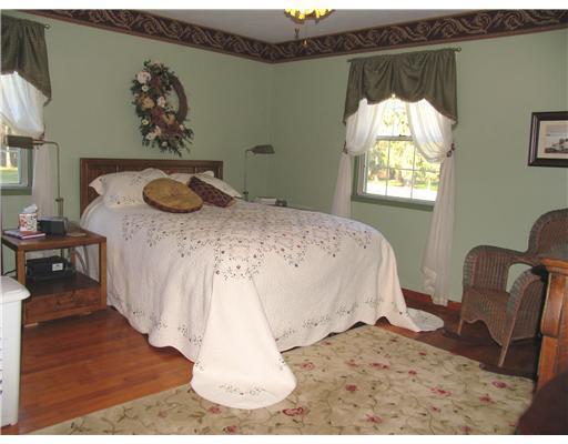 547 Justabout Road Venetia, PA 15367 - Photo 9 of 21 Master Bedroom.