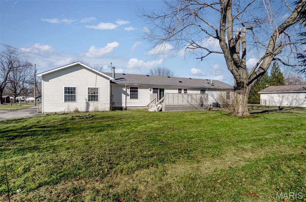 1014 East Water Street Litchfield, IL 62056 - Photo 2 of 41