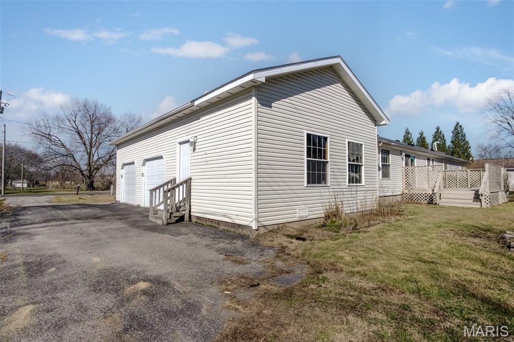 1014 East Water Street Litchfield, IL 62056 - Photo 4 of 41