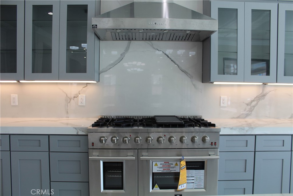 6318 Echo Mountain Rancho Cucamonga, CA 91739 - Photo 11 of 25 a close view of stove top oven