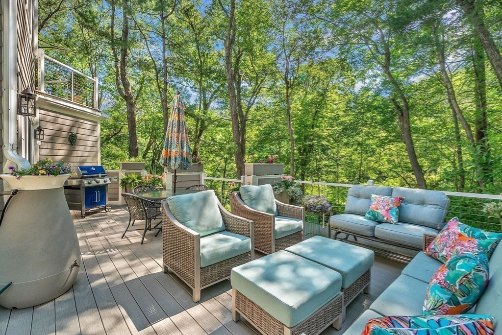 44 Old Road Weston, MA 02493 - Photo 4 of 33