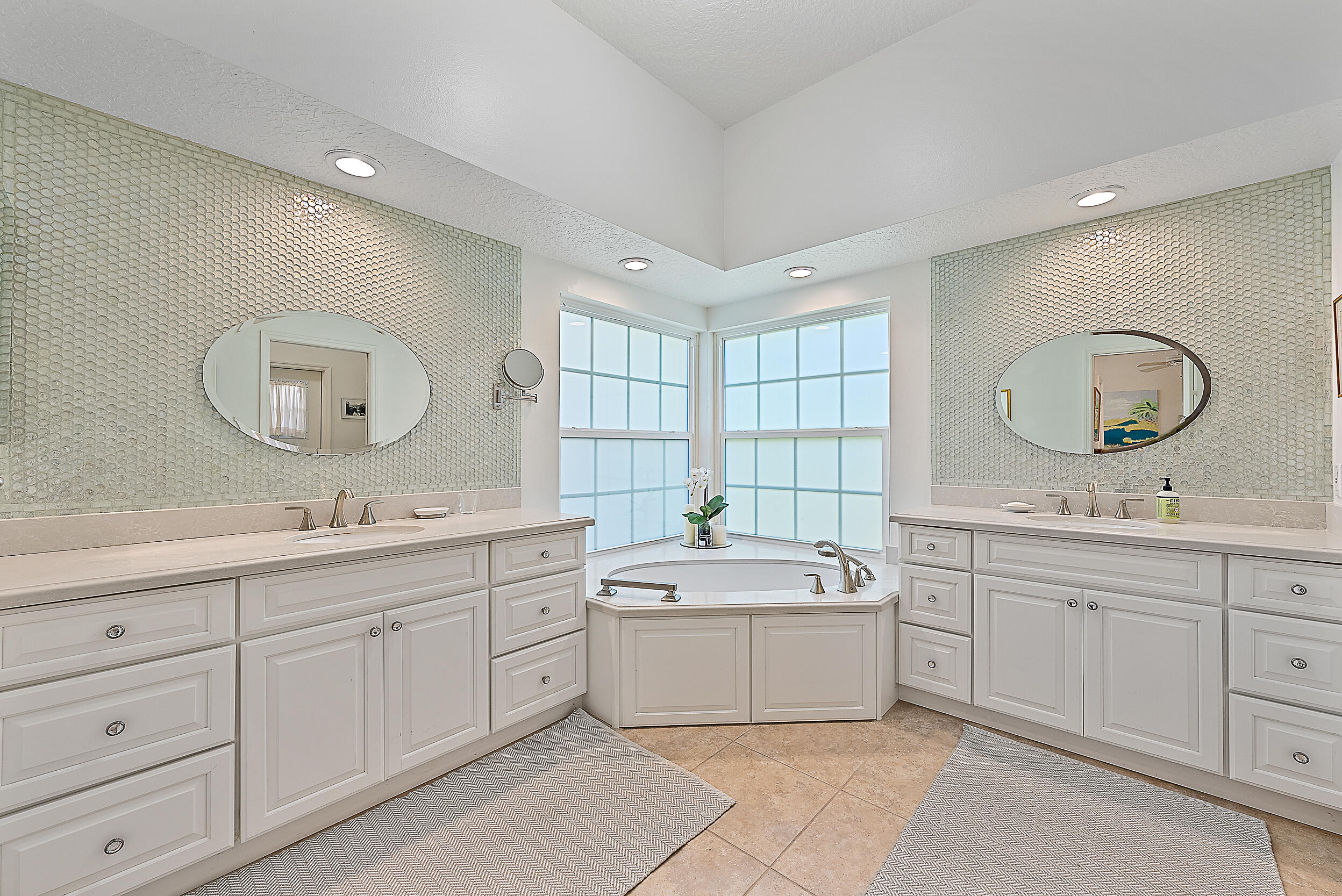 18760 Southeast River Ridge Road Jupiter, FL 33469 - Photo 14 of 28 Master Bathroom