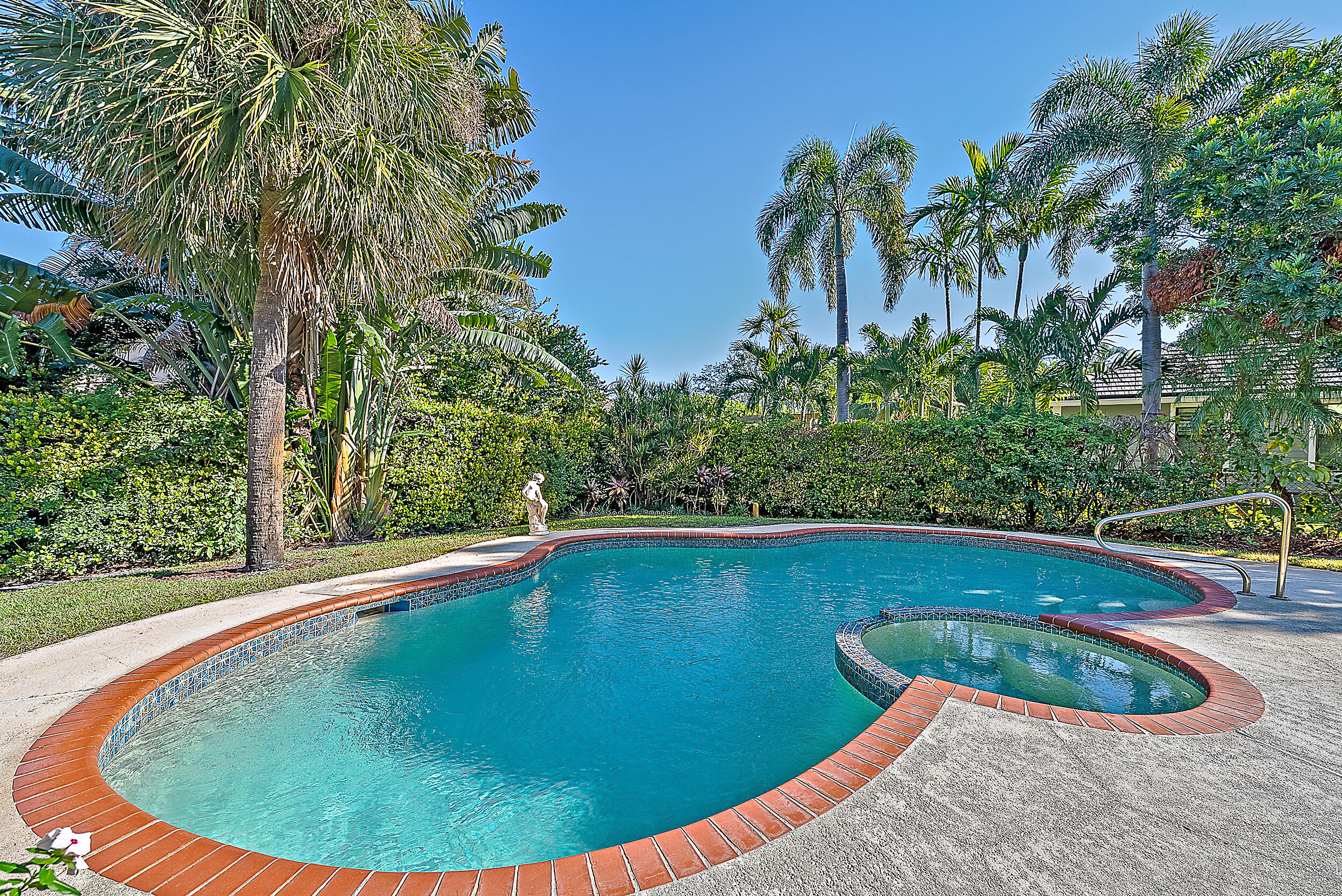18760 Southeast River Ridge Road Jupiter, FL 33469 - Photo 22 of 28 Pool