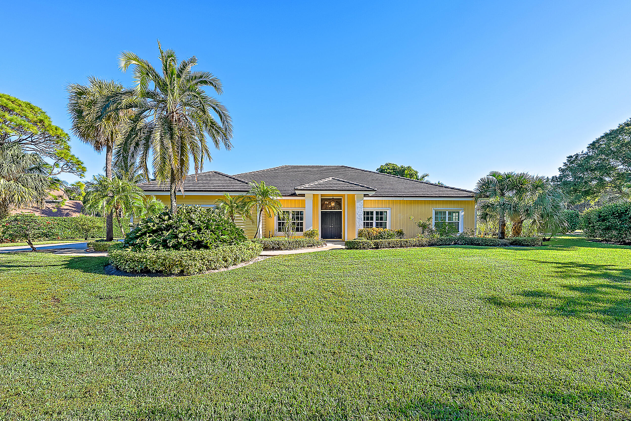 18760 Southeast River Ridge Road Jupiter, FL 33469 - Photo 6 of 28 Front