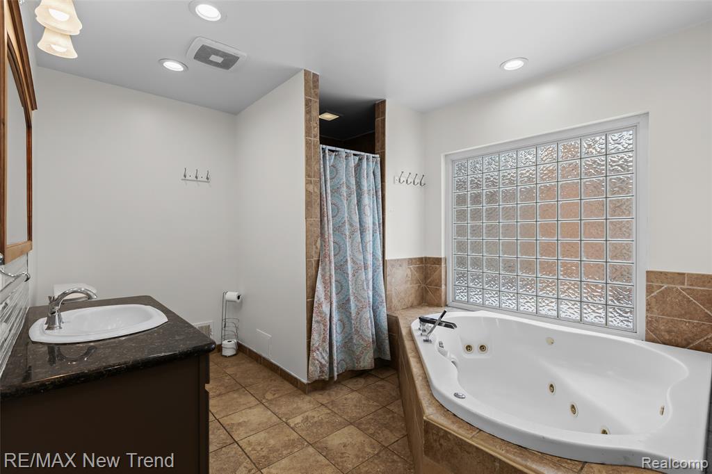33503 Stocker Street Farmington Hills, MI 48335 - Photo 10 of 11