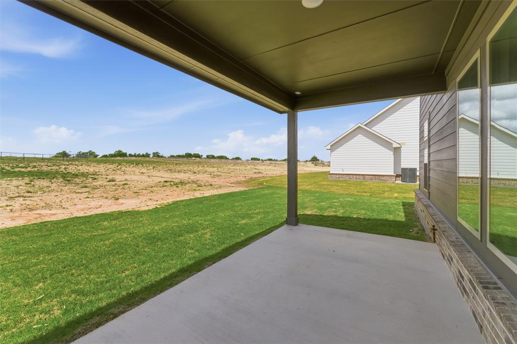 137 Moss Gln Lane Rhome, TX 76078 - Photo 20 of 25 a view of a outdoor space