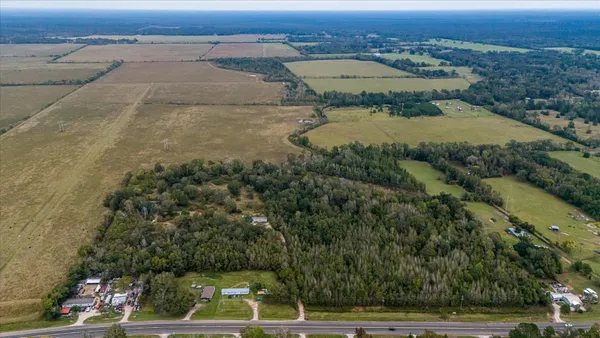 $480,000 | 1563 Highway 105, Liberty, TX 77575