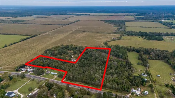 $480,000 | 1563 Highway 105, Liberty, TX 77575