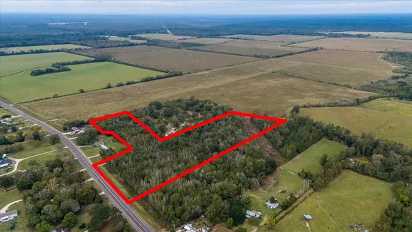 $480,000 | 1563 Highway 105, Liberty, TX 77575
