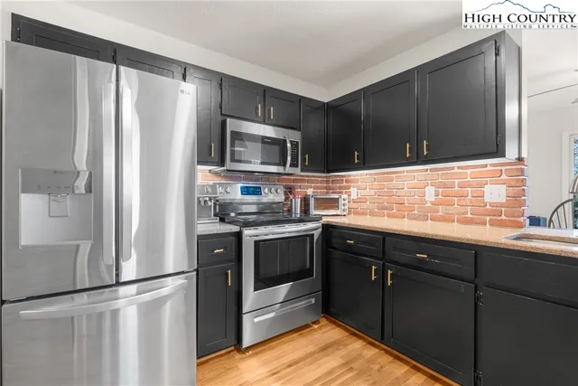 $585,000 | 460 Deerfield Forest Parkway, Boone, NC 28607