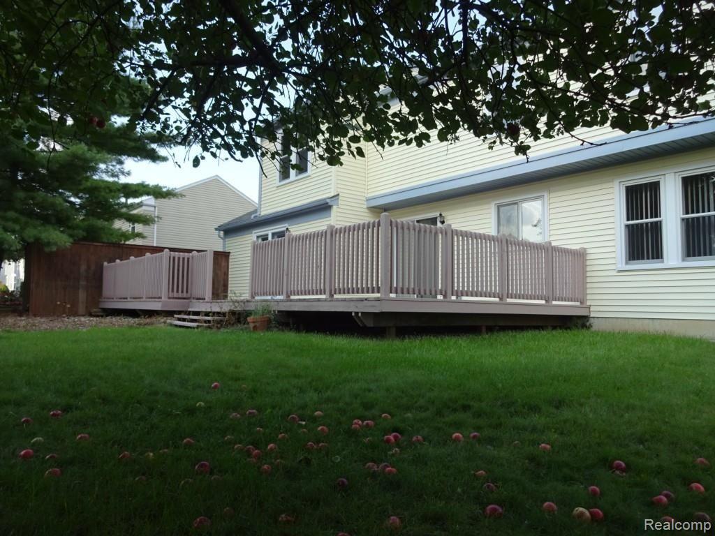 1631 Ridgecrest Rochester, MI 48306 - Photo 40 of 42 DSC00780.jpg