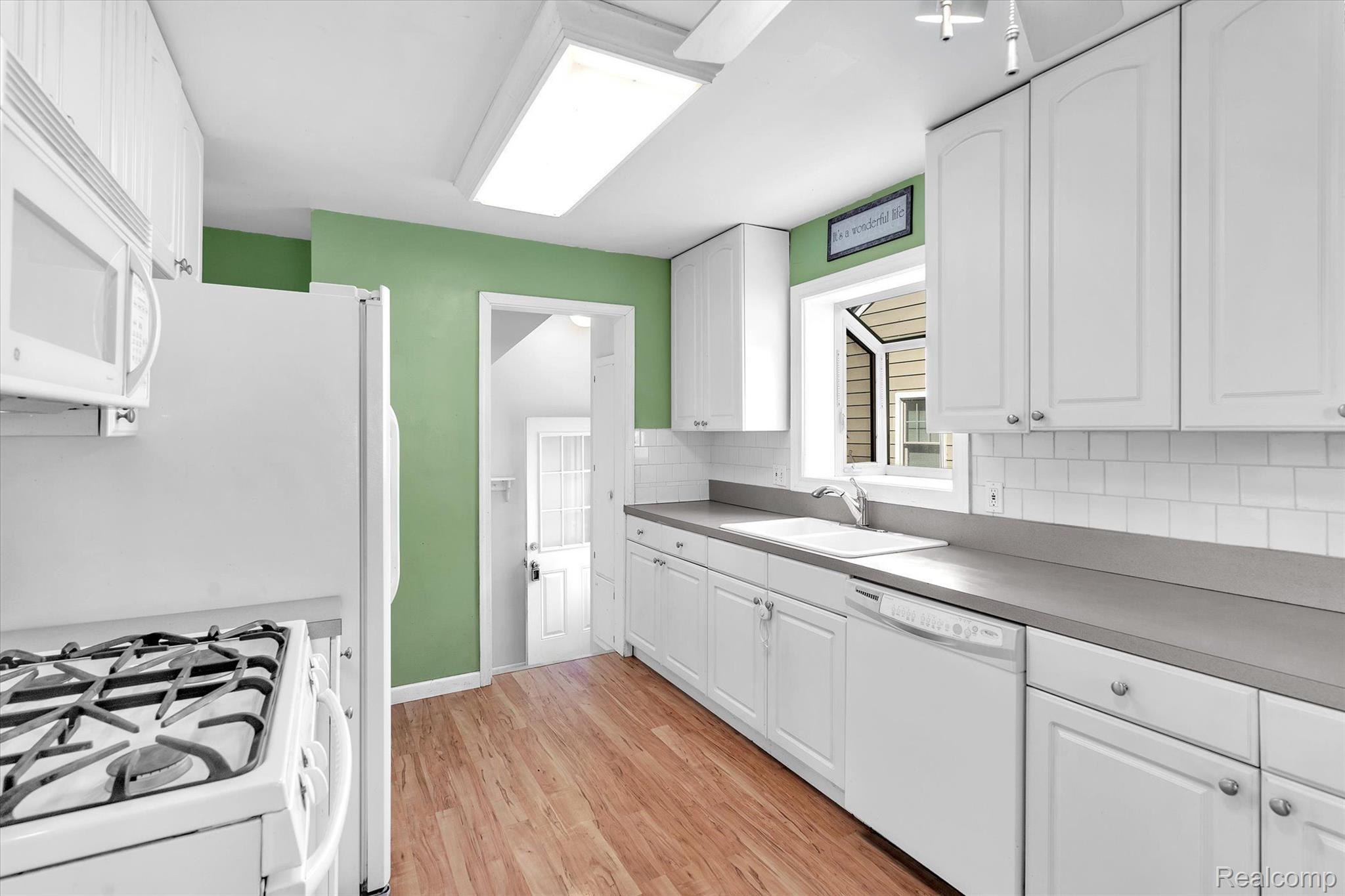 1331 Oakley Road Clawson, MI 48017 - Photo 11 of 28 Gallery Image 11