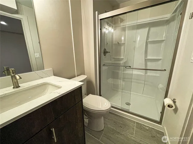 $2,450 | 2417 Snyder Avenue, Unit D, Bremerton, WA 98312