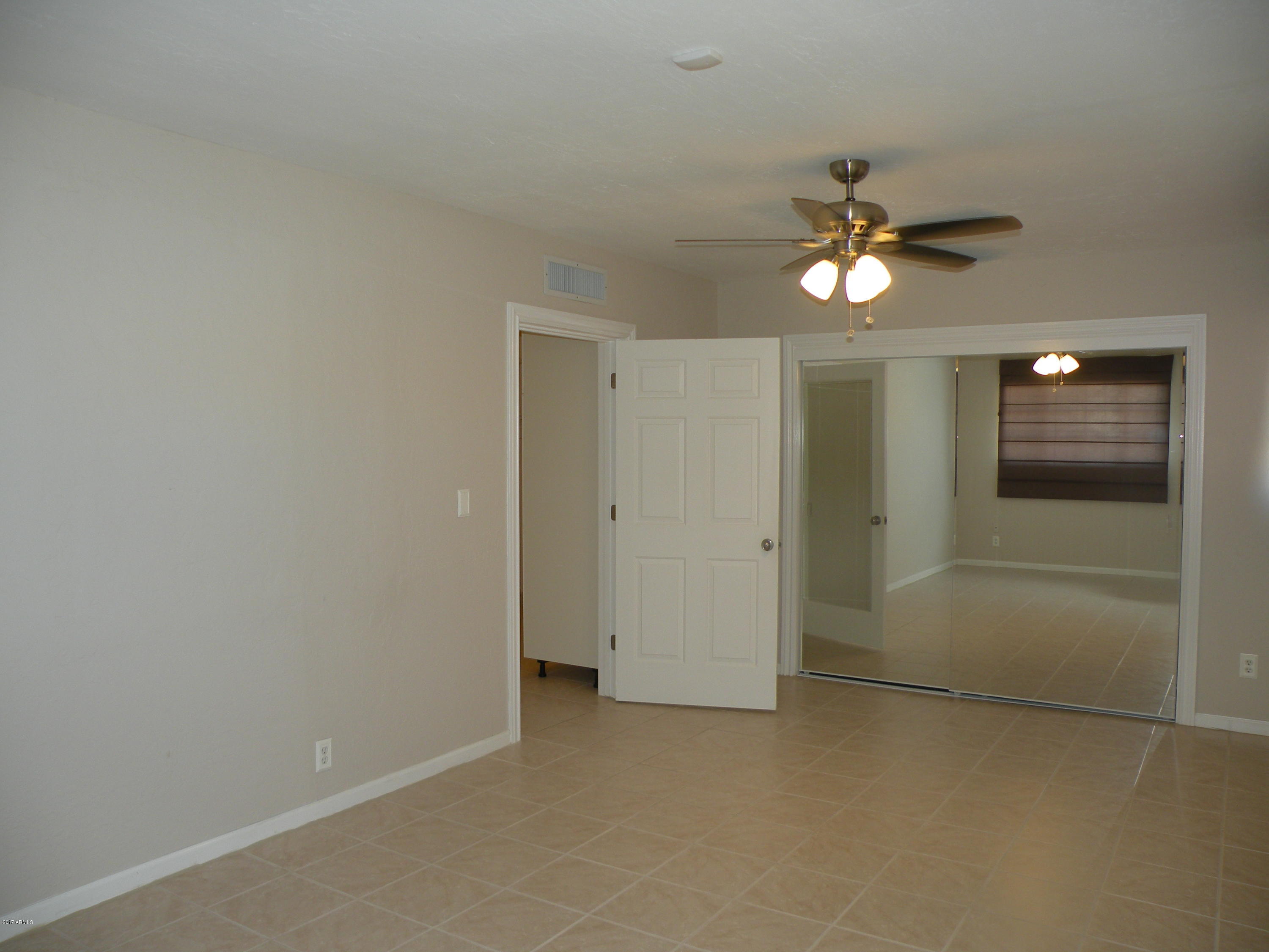 22 West Harwell Rd. Phoenix, AZ 85041 - Photo 4 of 23 Harwell 13