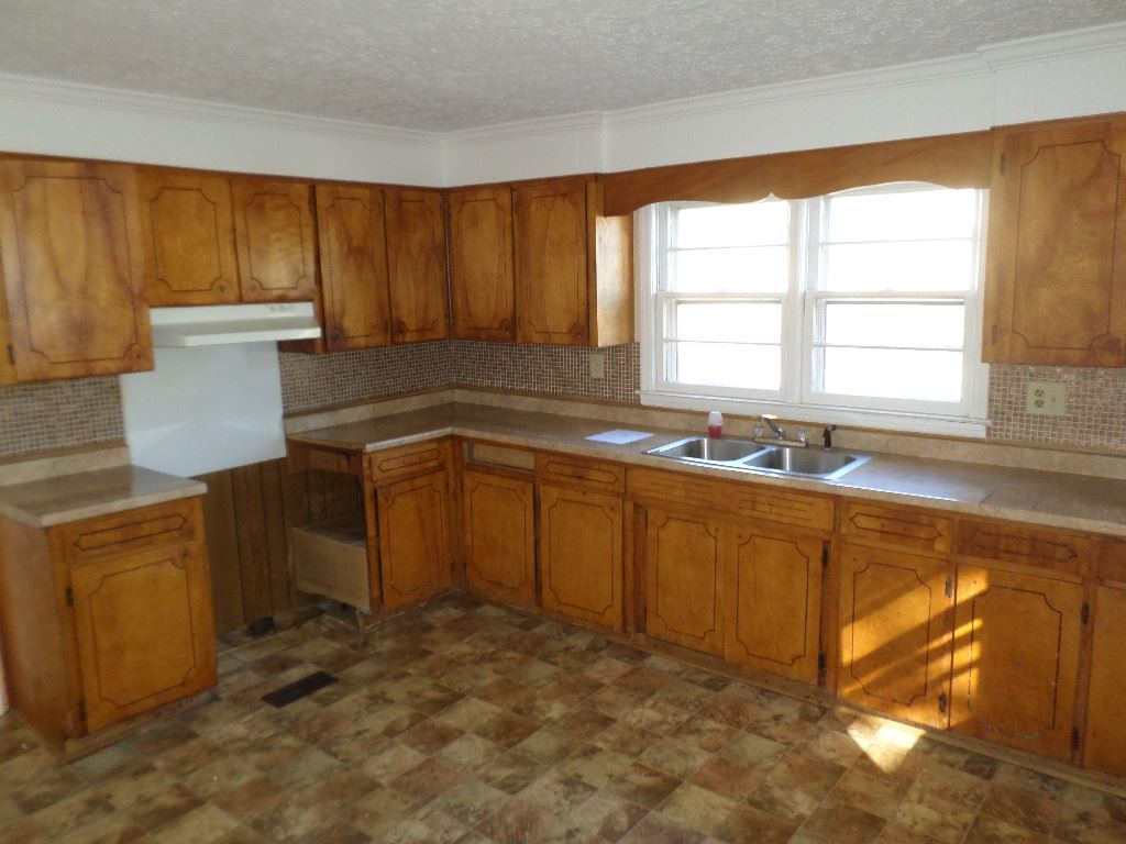 1141 Nazareth Road Spartanburg, SC 29301 - Photo 5 of 25 Gallery Image 5