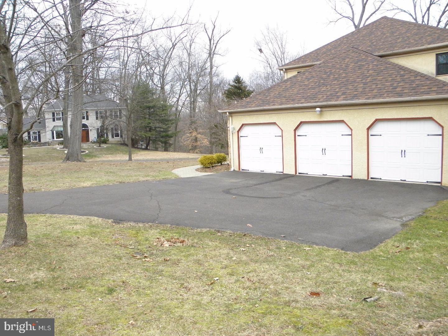 2253 Sand Trap Road Jamison, PA 18929 - Photo 23 of 25 Garage