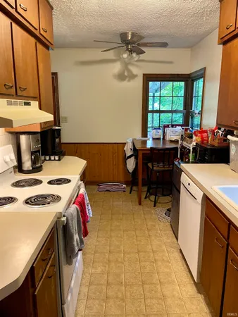 $2,950 | 417 South Swain Avenue, Bloomington, IN 47401