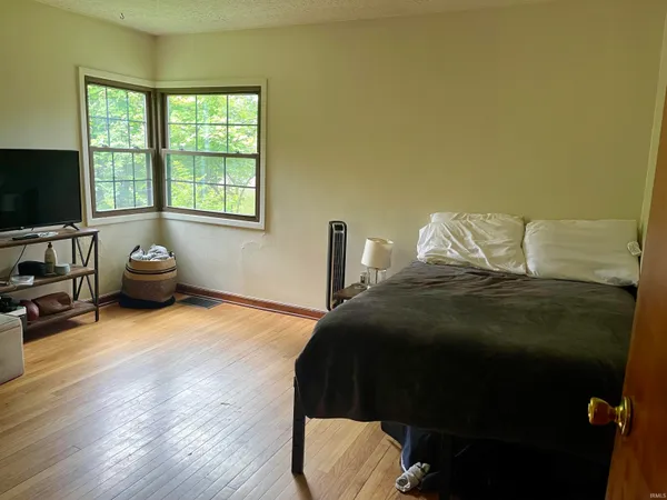 $2,950 | 417 South Swain Avenue, Bloomington, IN 47401