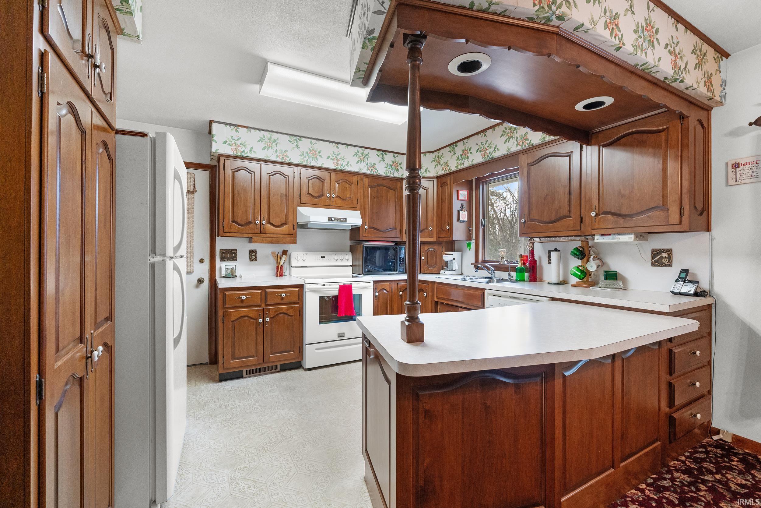 811 3rd Street Howe, IN 46746 - Photo 7 of 36 Gallery Image 7